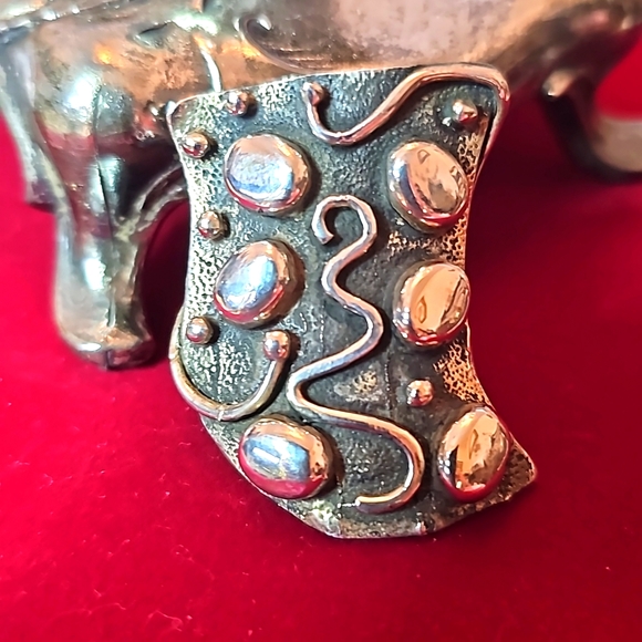 Brutalist Wide Ring - Picture 2 of 6